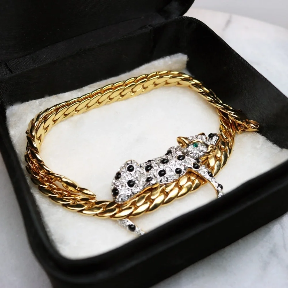 Duchess of Windsor ⚜️ Vintage Leopard Crystal Encrusted Necklace by Carolee 🐆 - Picture 9 of 16